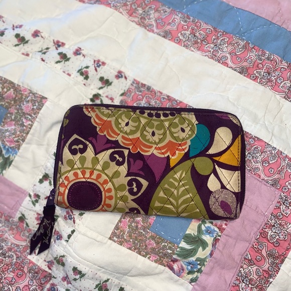 (Vera Bradley) Plum Crazy Accordion Wallet - Picture 3 of 9